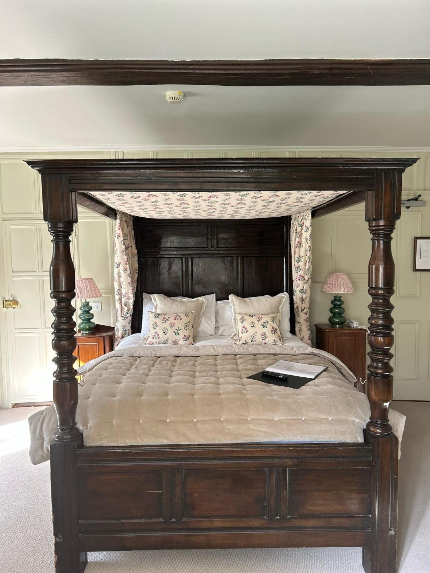 Bury St. Edmunds Ravenwood Hall Hotel المظهر الخارجي الصورة