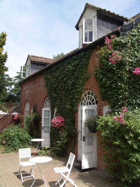 Bury St. Edmunds Ravenwood Hall Hotel المظهر الخارجي الصورة